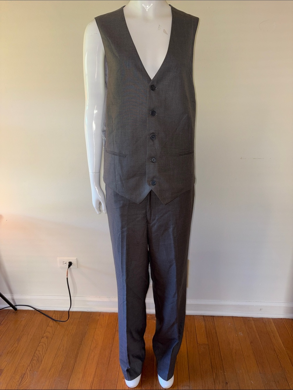 jf j.ferrar Men's Charcoal Gray Vest and Pants